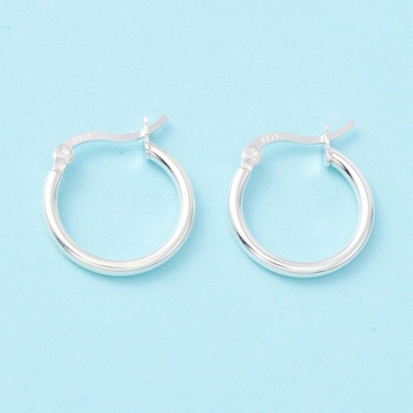18mm 925 sterling silver hoop earrings NWOT easy close classic Hoops 3/4" - Picture 3 of 3